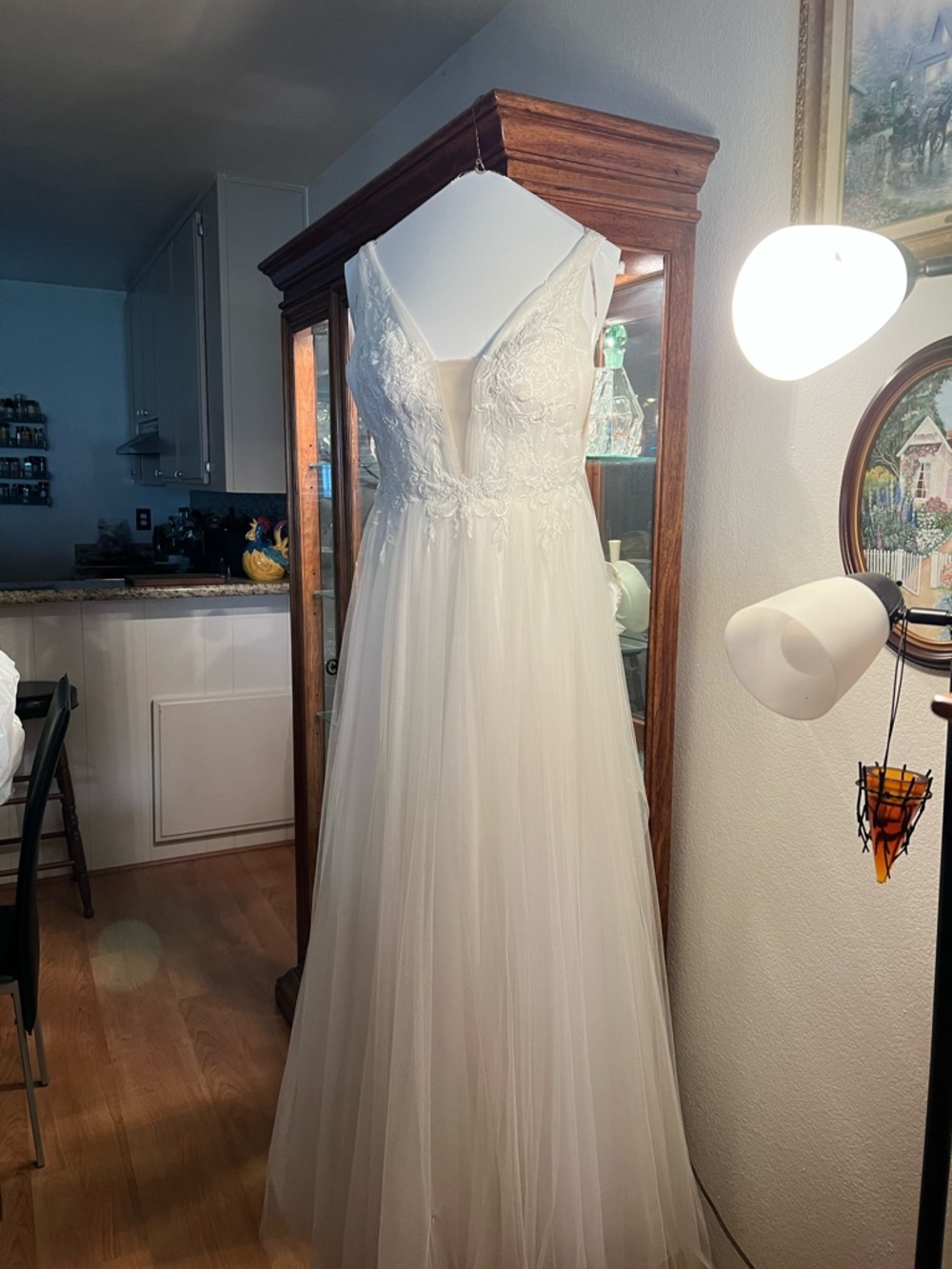 Elegant White Lace A-Line Wedding Dress with Sheer Tulle Skirt